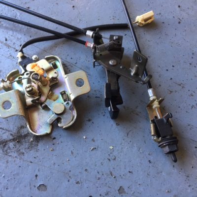Boot and fuel flap release cables - Mx5 Mk2 / Mk2.5