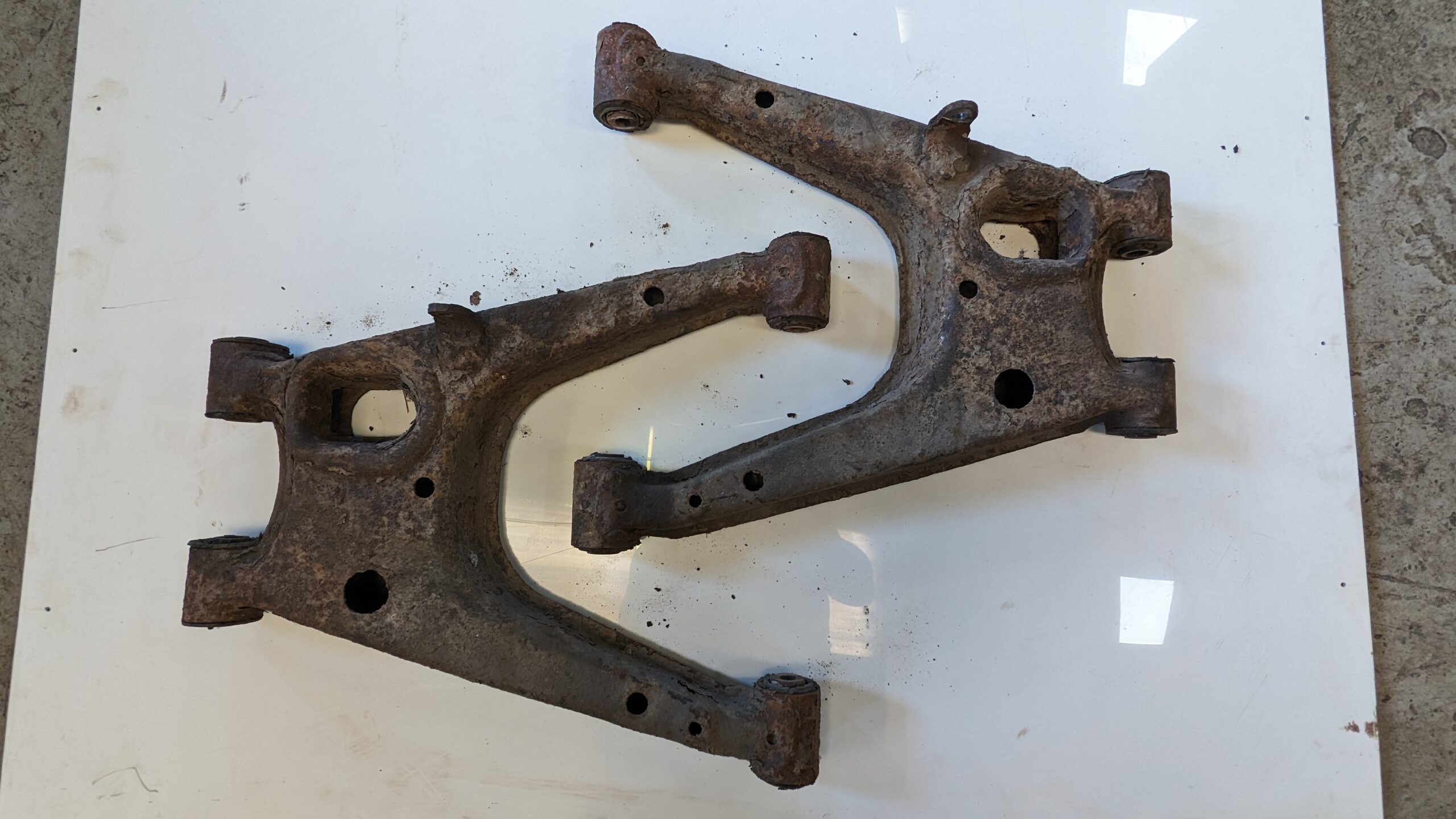 Front Lower Wishbone Suspension Arm For Ford Focus MK2 ST 2.5 (05-11) – Right Side 21MM